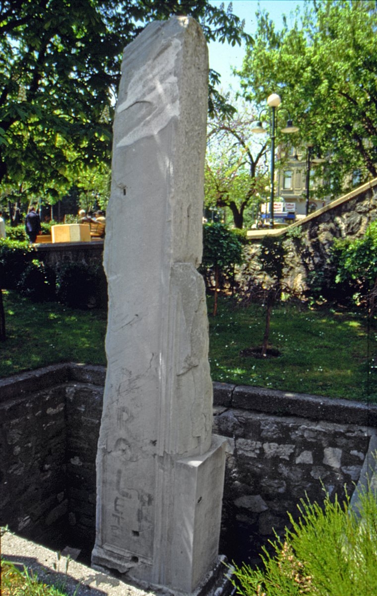 Bizans döneminde şehrin “0” km. taşı olan Ayasofya Müzesi önünde Augusteion Meydanı’ndaki Milion