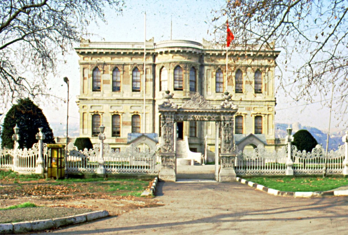 Anadoluhisarı’nda Küçüksu Kasrı – Beykoz/İstanbul