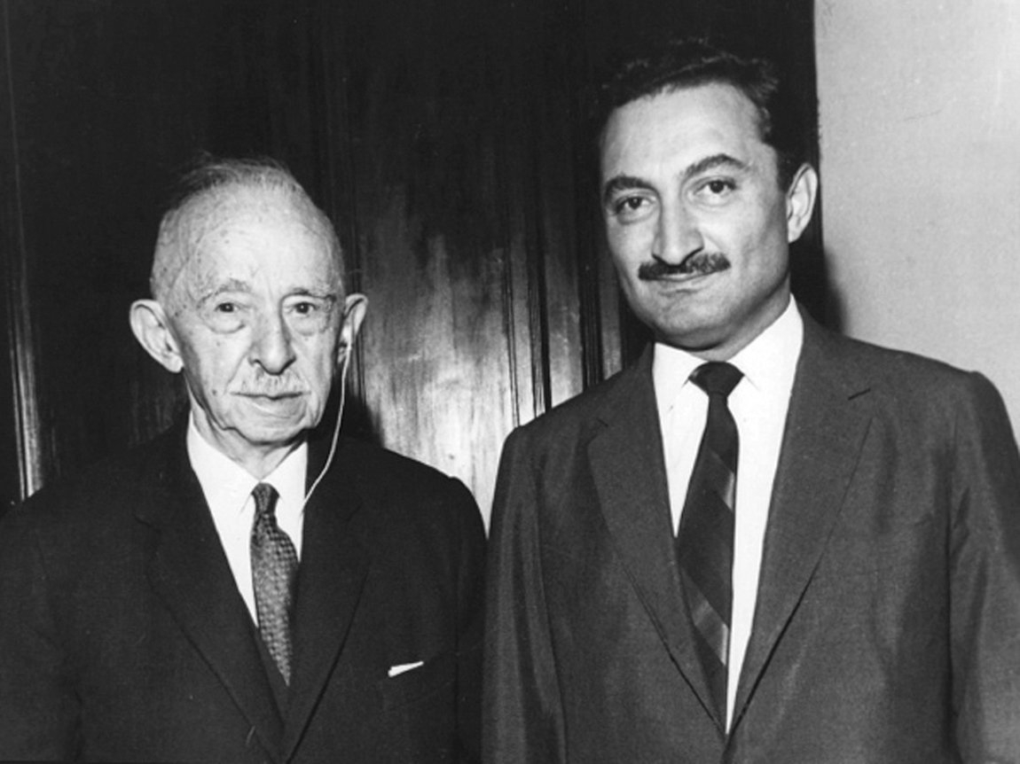 Bülent Ecevit İsmet İnönü ile birlikte