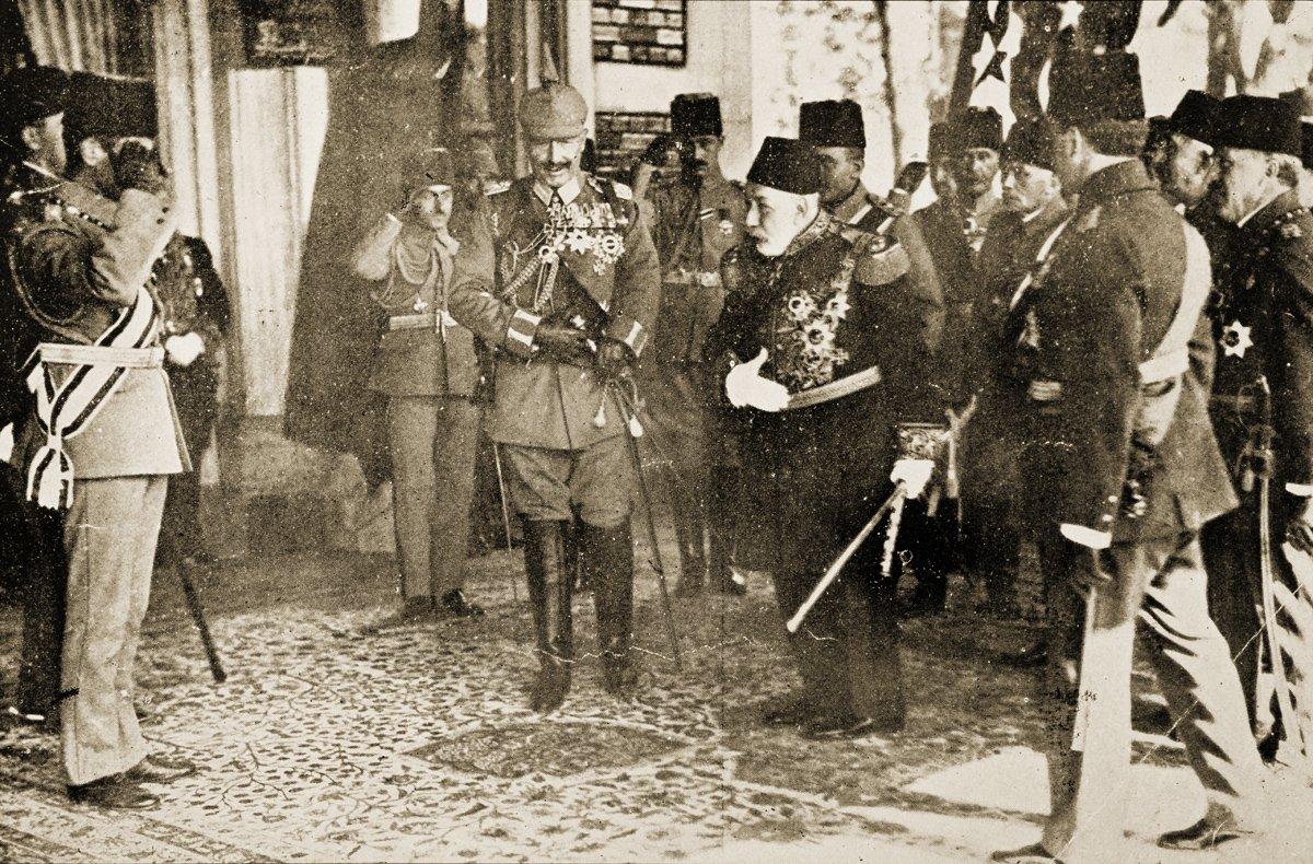 İstanbul ziyareti sırasında Alman İmparatoru II. Wilhelm ve V. Mehmed