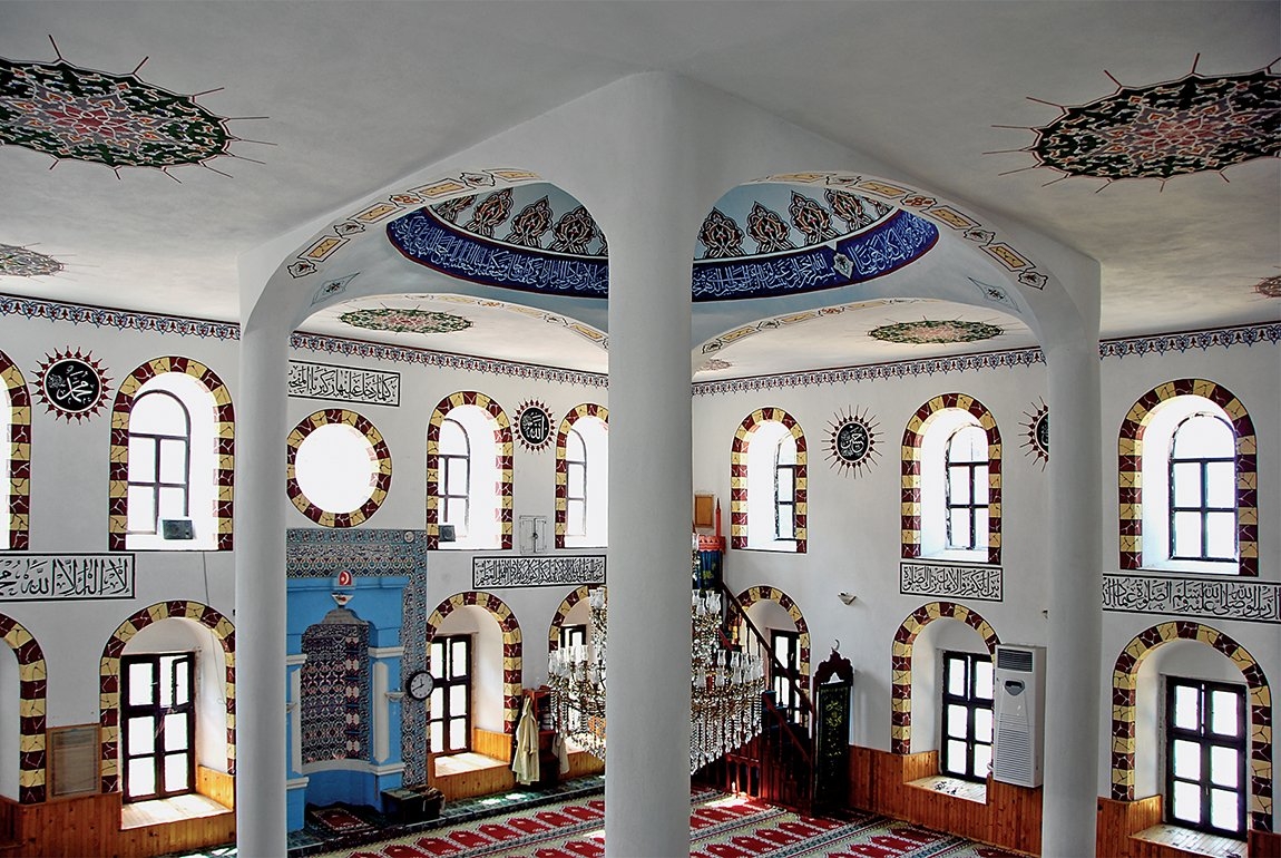 XIX. yüzyılın sonuna ait Kırcaali Merkez Camii’nin iç görünüşü (Mariya Kiprovska fotoğraf arşivi)