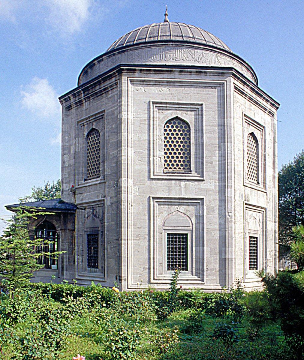Hürrem Sultan’ın Süleymaniye Camii hazîresindeki türbesi – İstanbul