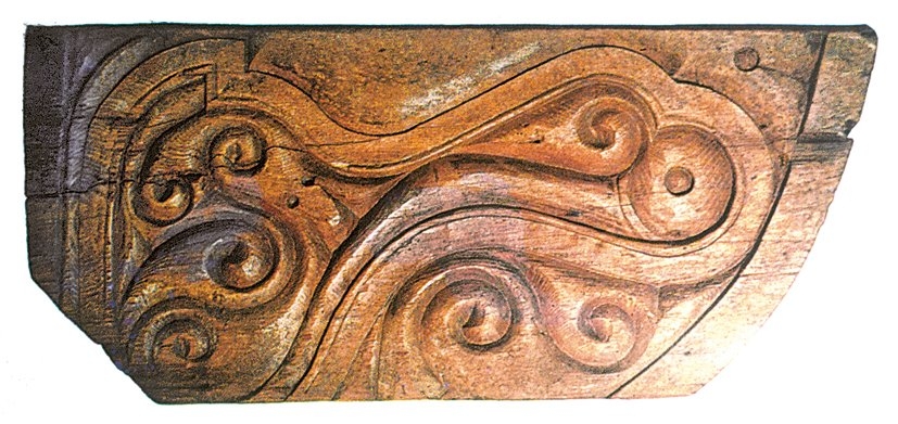 Tolunoğulları dönemine ait oyma ağaç işçiliği örneği (Louvre Museum – Paris)