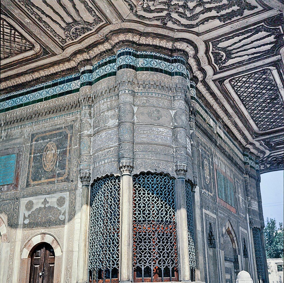 III. Ahmed Çeşmesi’nin köşe sebili