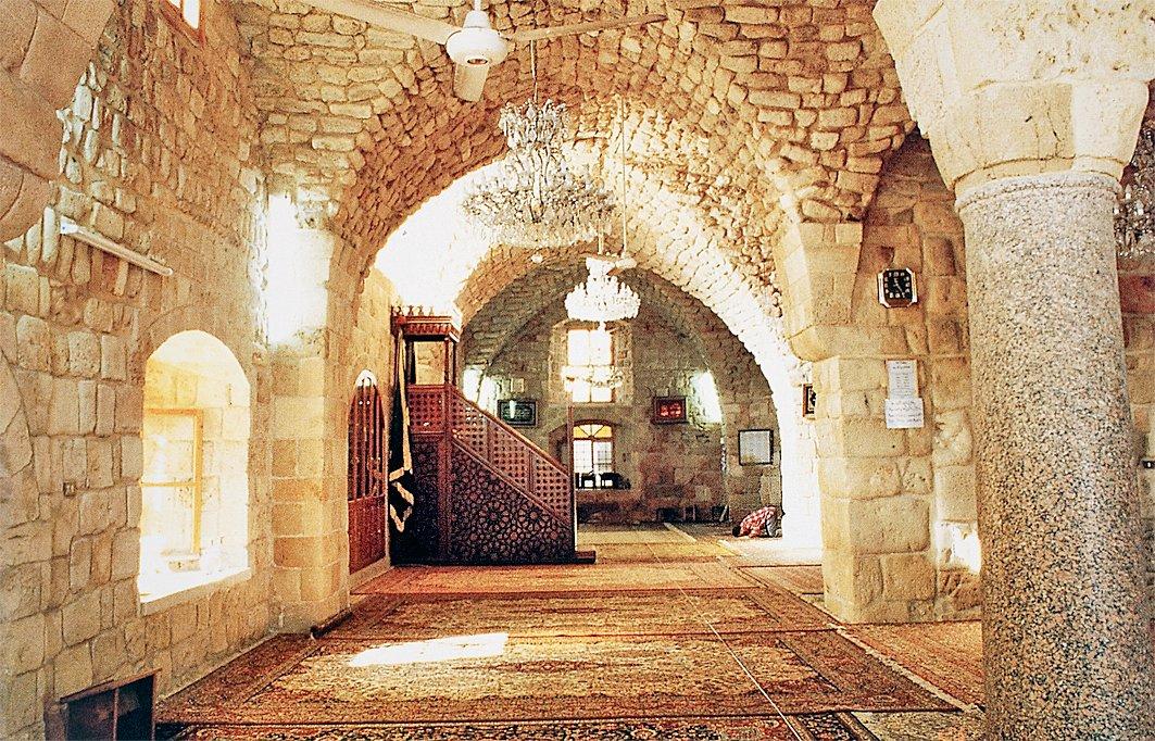 Sayda Deniz Kalesi Camii’nin içinden bir görünüş