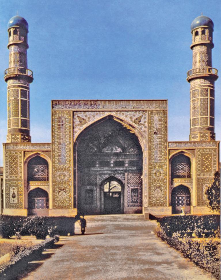 Mezârışerif Mescid-i Cum‘ası’nın taçkapısı