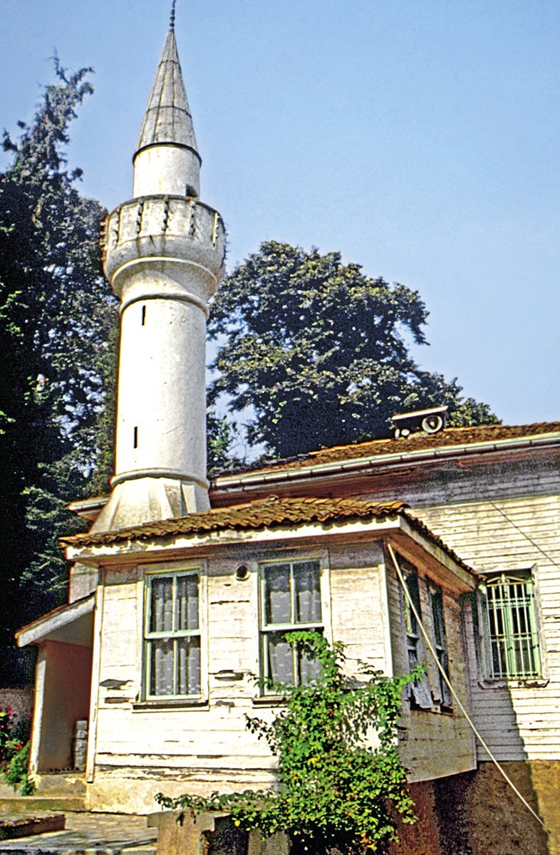 Akbaba köyündekiCanfedâ Hatun Camii – Beykoz/İstanbul
