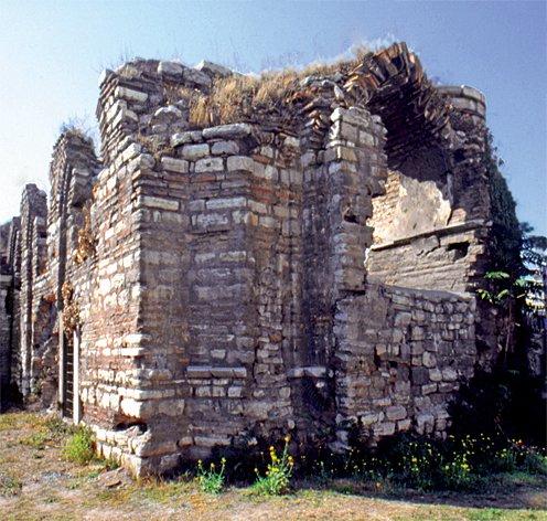 Cerrahpaşa’da Esekapısı Mescidi’nin kalıntıları – Fatih/İstanbul