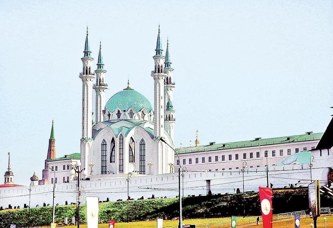 Çar İvan tarafından tahrip edilen Han Mescidi’nin yerine inşa edilen Kul Şerif Camii(Attila Küntüz fotoğraf arşivi)