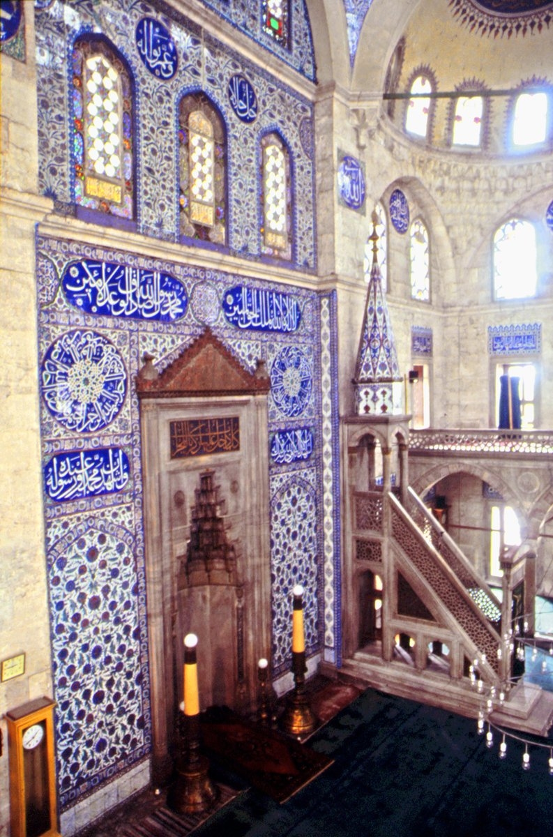 Sokullu Camii’nin içinden bir görünüş