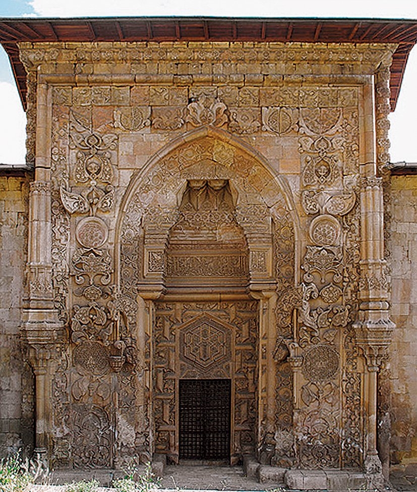 Divriği Ulucamii’nin kuzey cephesindeki taçkapısı