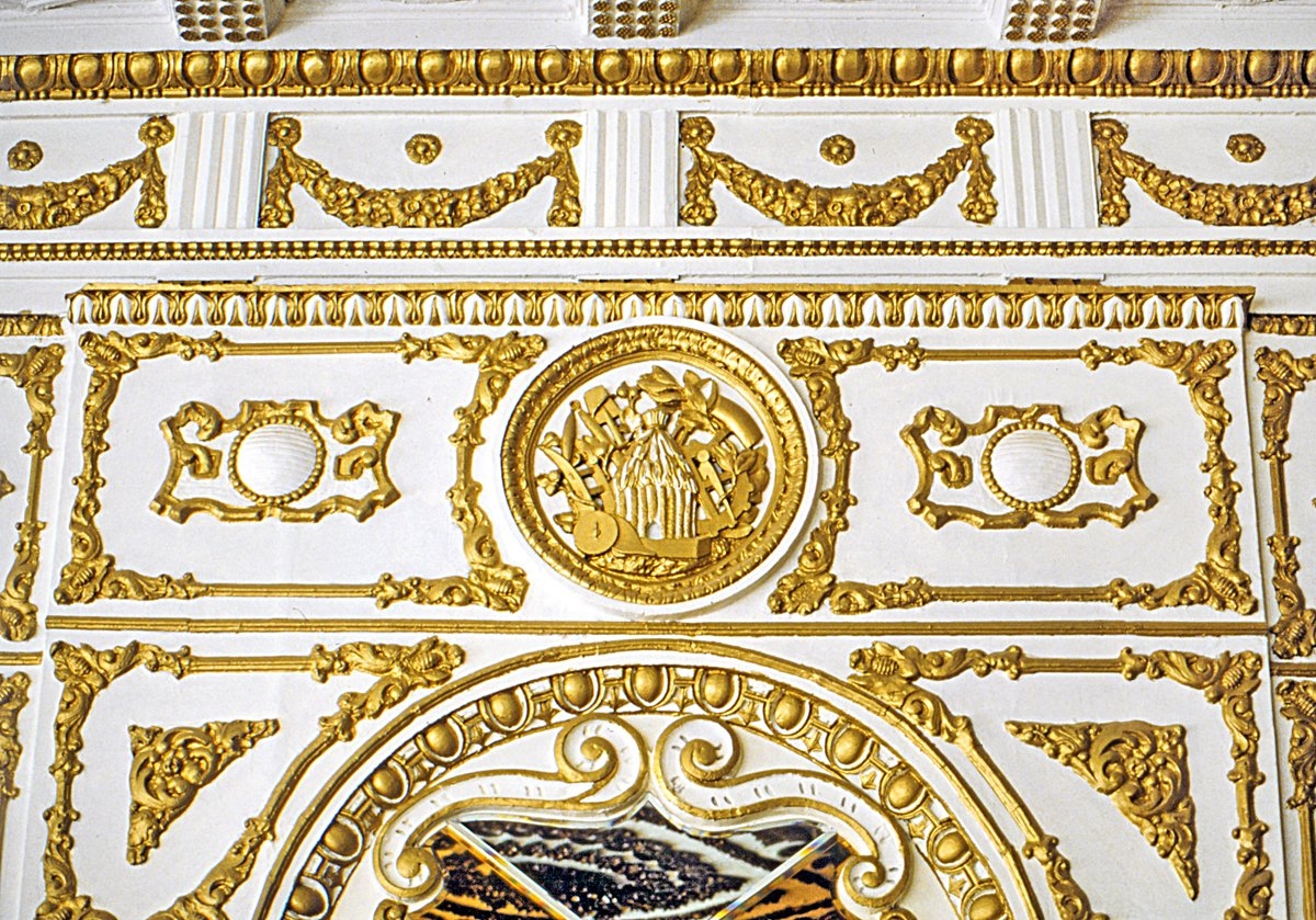 Bâbıâli toplantı salonunun duvarlarındaki neo-klasik üslûpta yapılmış süslerden bir detay