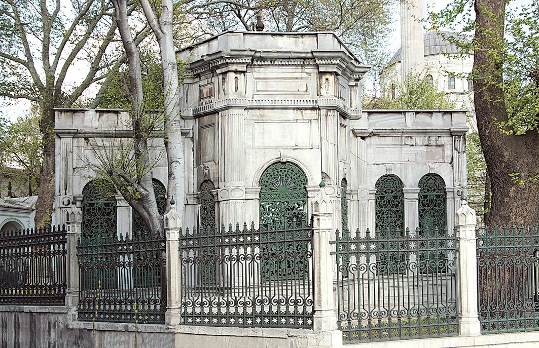 Pertevniyal Vâlide Sultan’ın türbesi – Fatih/İstanbul