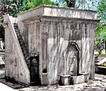 Namazgâh ile birlikte bir bütün oluşturan Kadırga’daki Esma Sultan Çeşmesi – Fatih/İstanbul