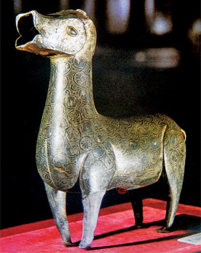 Medînetüzzehrâ kazılarında bulunan madenî hayvan heykellerinden biri(Museo Arqueológico Nacional – Madrid)