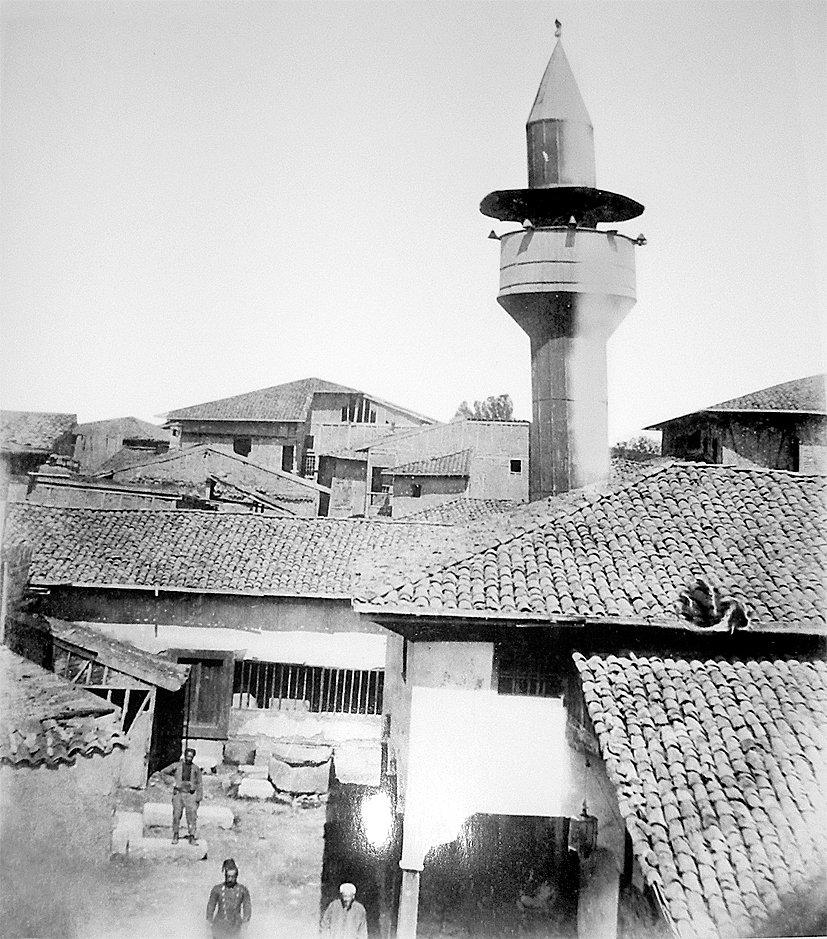 XX. yüzyılın başlarında Tâceddin Dergâhı’nı gösteren bir fotoğraf (İÜ Ktp., Albüm, nr. 90431)