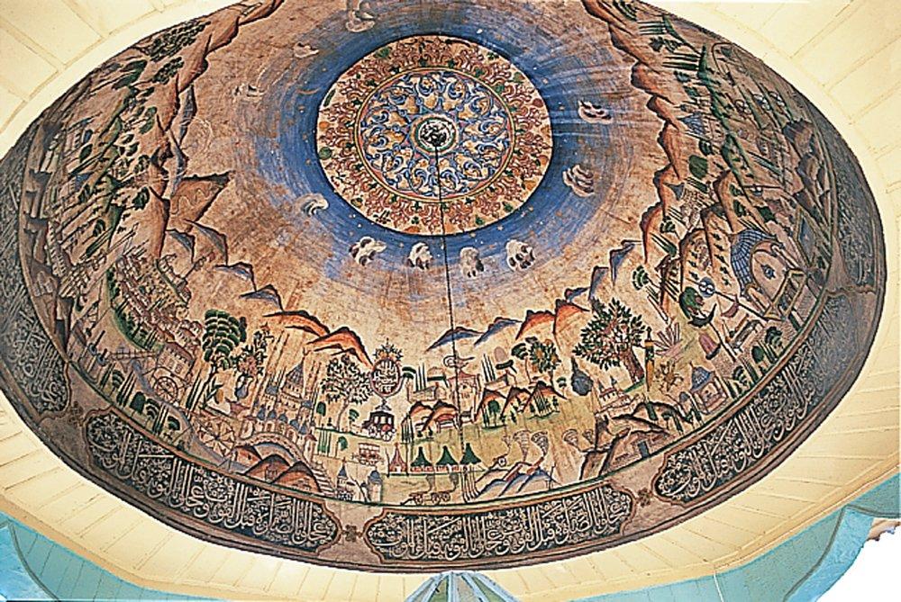 Merzifonlu Kara Mustafa Paşa Camii’nin Zileli Emin Usta tarafından yapılan şadırvan kubbesinin içindeki süslemeler