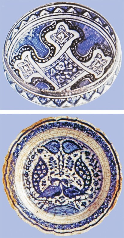 XV ve XVII. yüzyıllara ait Dağıstan seramik sanatı örnekleri (Elsevier Séquoia, L’art de Byzance et de l’Islam, Bruxelles 1979, s. 454, 481)