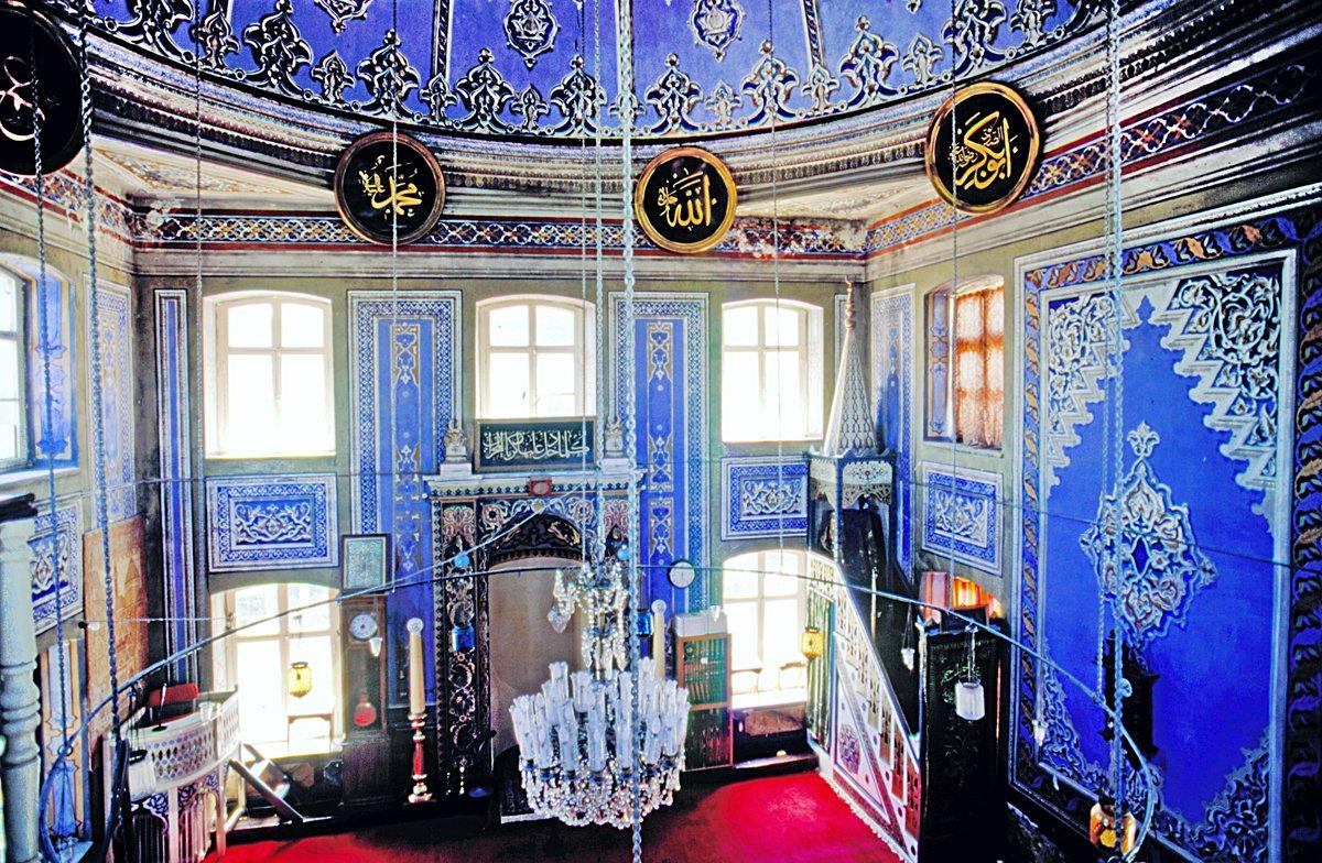 Hamidiye Camii’nin içinden bir görünüş