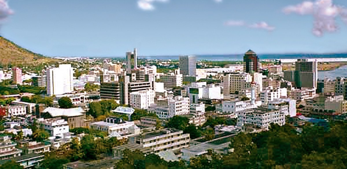 Moritus’un başşehri Port Louis’den bir görünüş