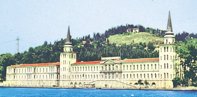 Batılılaşma akımının askerî mimaride görülen en güzel örneklerinden biri olanKuleli Süvari Kışlası – Üsküdar/İstanbul