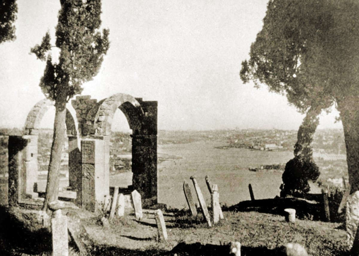 Eyüp sırtlarından Haliç’in görünüşünü yansıtan eski bir fotoğraf (Semavi Eyice fotoğraf arşivi)