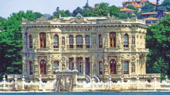 Küçüksu Kasrı’nın batı cephesi – İstanbul