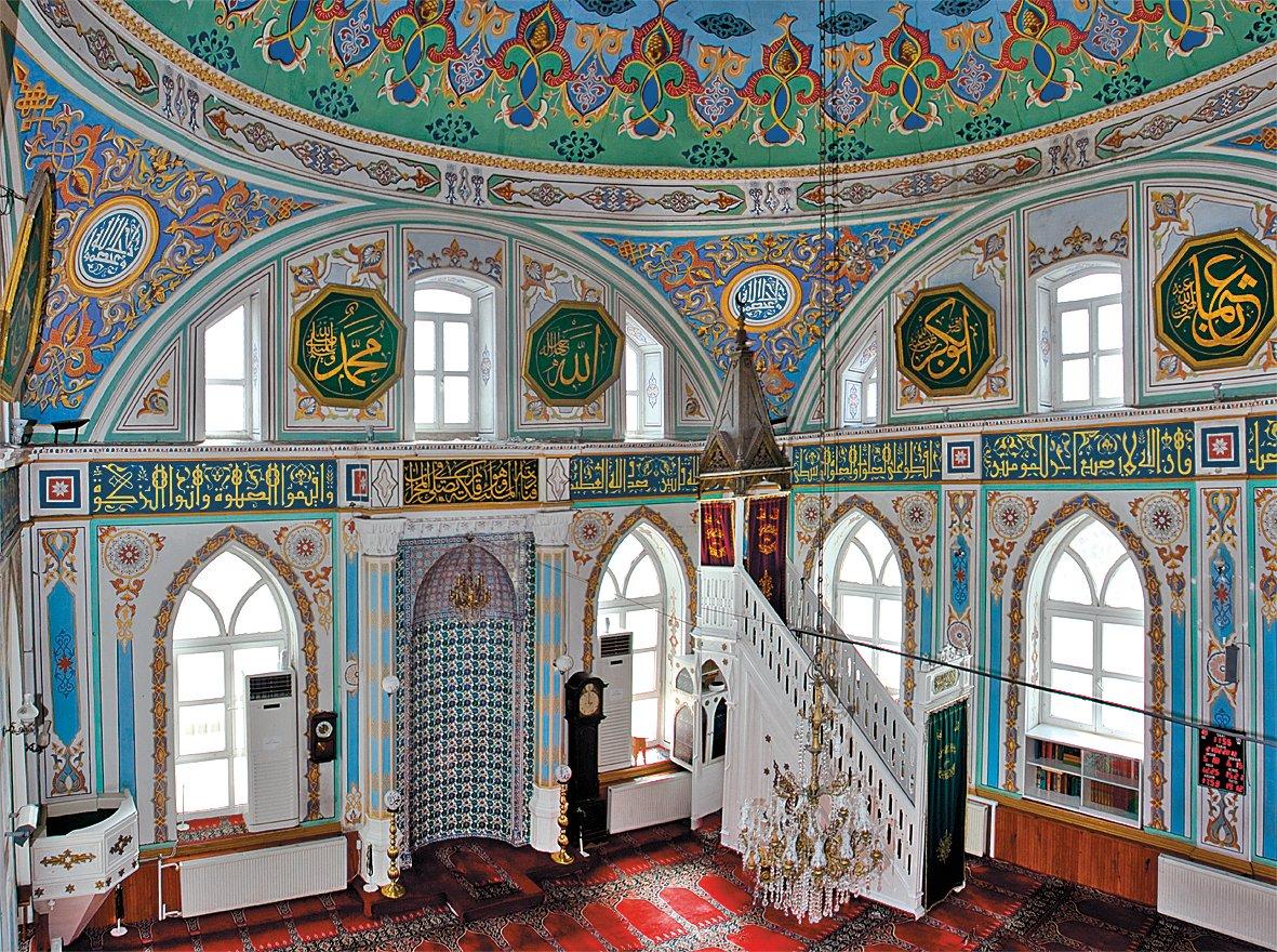 Zühdü Paşa Camii’nin içinden bir görünüş
