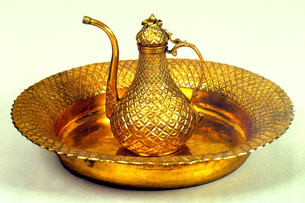 Tombak ibrik ve leğeni (TİEM, nr. 211)