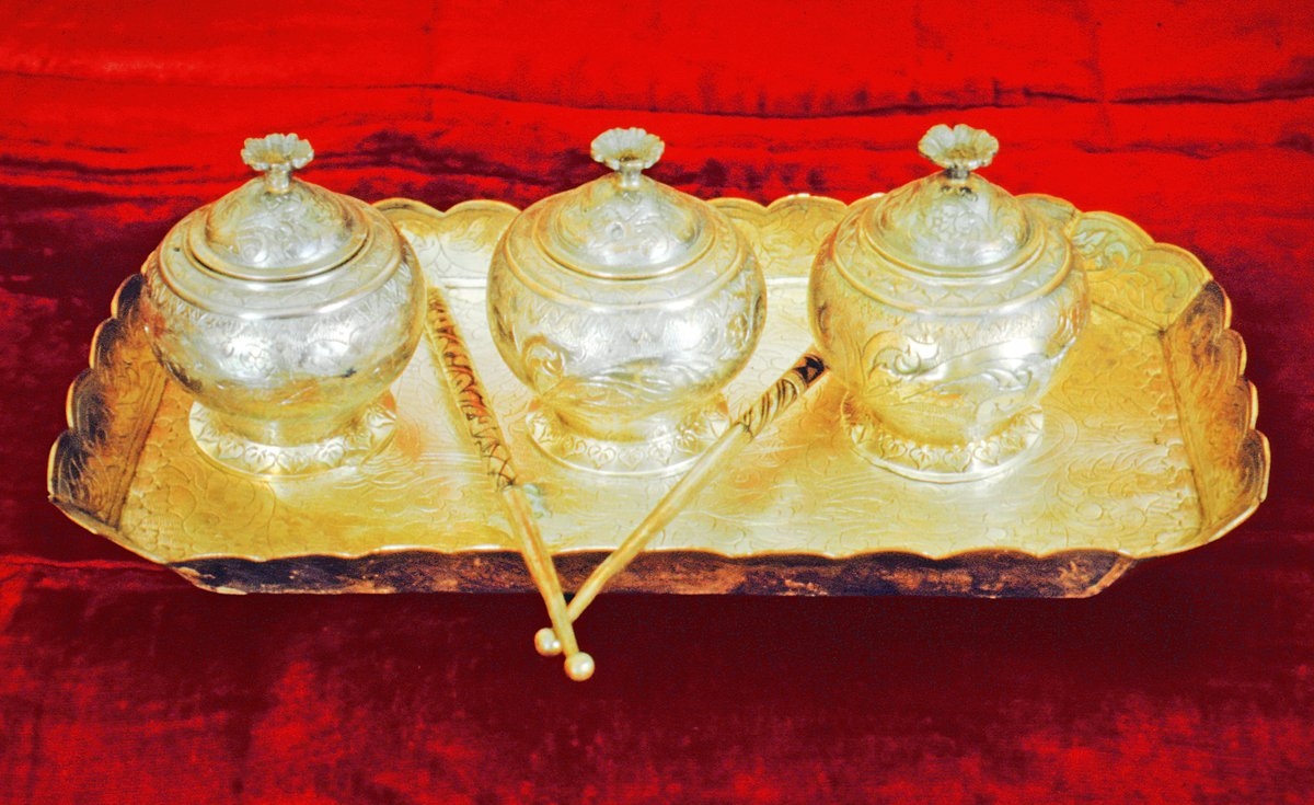 Ahmed Hamdi’ye Sultan II. Abdülhamid tarafından hediye edilen yazı takımı (Süreyya Serbest özel koleksiyonu)