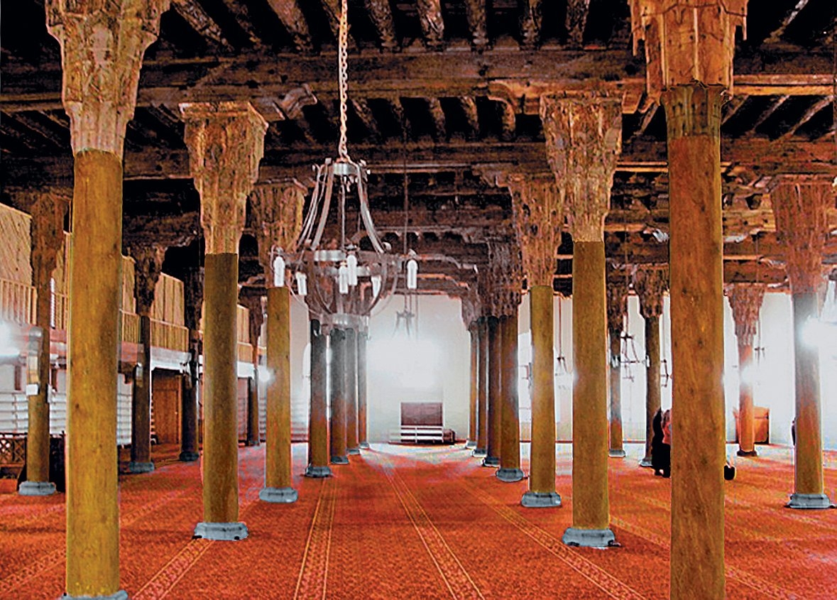 Afyon Ulucamii’nin içinden bir görünüş