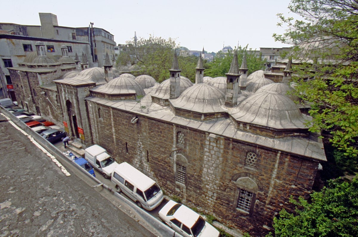 Eminönü’ndeki Rüstem Paşa Medresesi – Fatih/İstanbul