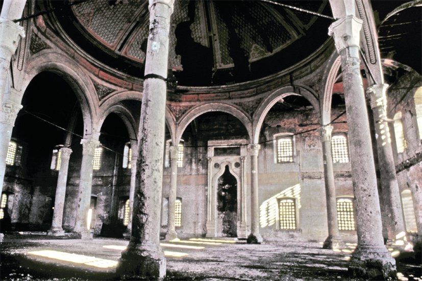 Gelibolu Mevlevîhânesi’nin içinden bir görünüş