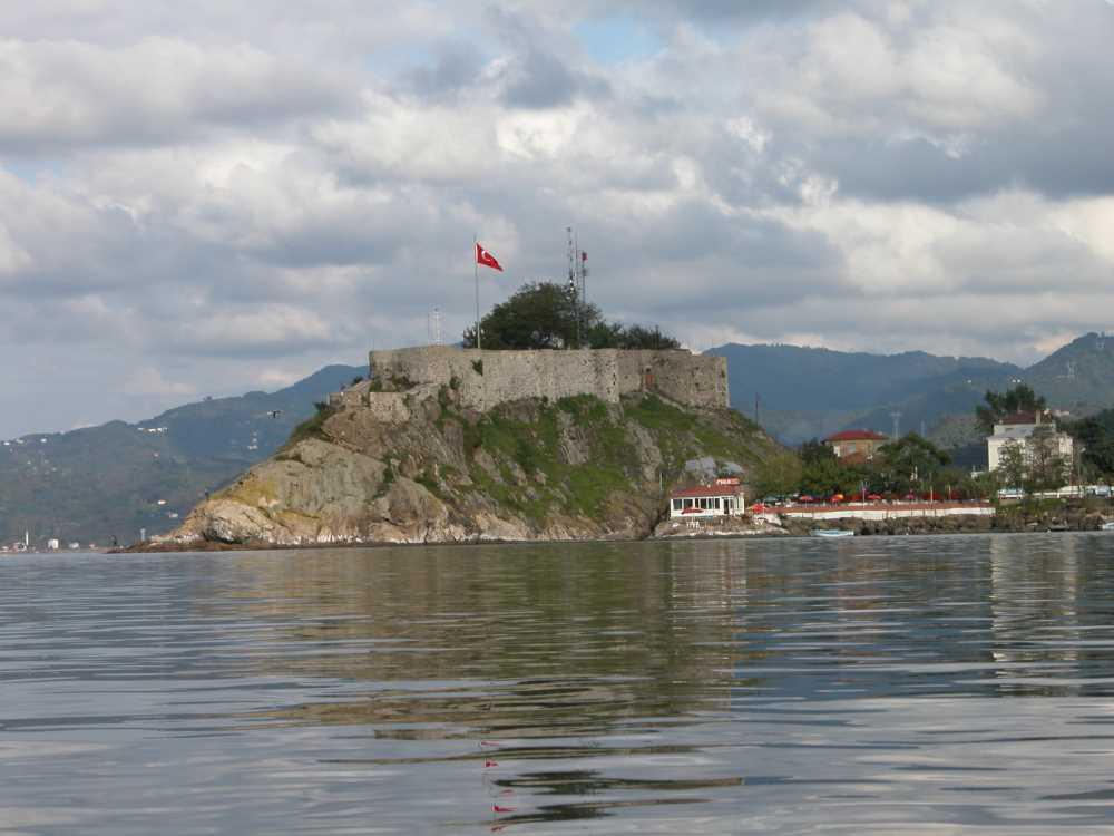 tirebolu kalesi.jpeg