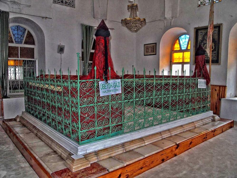 Hıdırlık Camii türbesinde Süheyb-i Rûmî ve Ubeyd Gazi makamları